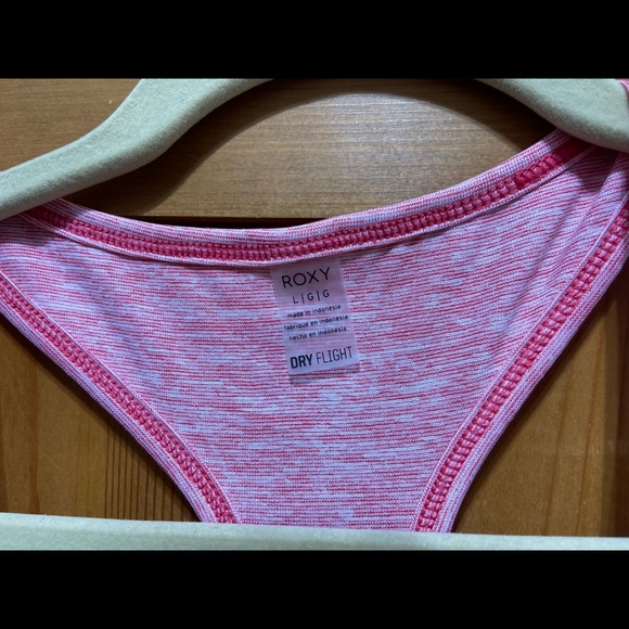 New Roxy Racerback workout top - Picture 3 of 3